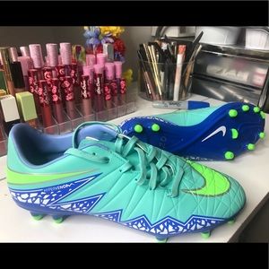 NIKE Ladies HYPERVENOM VOLT Soccer Cleats
